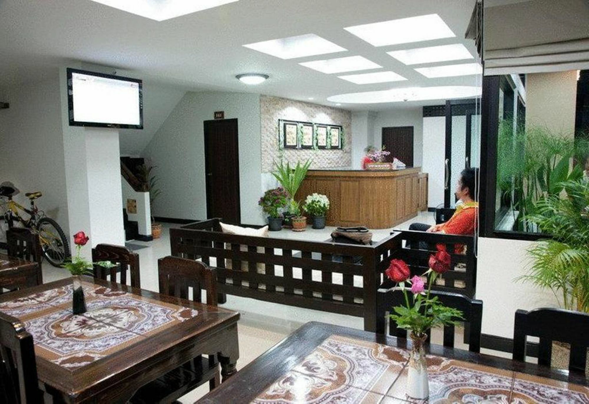 Spring@Tapae Hotel Chiang Mai Buitenkant foto