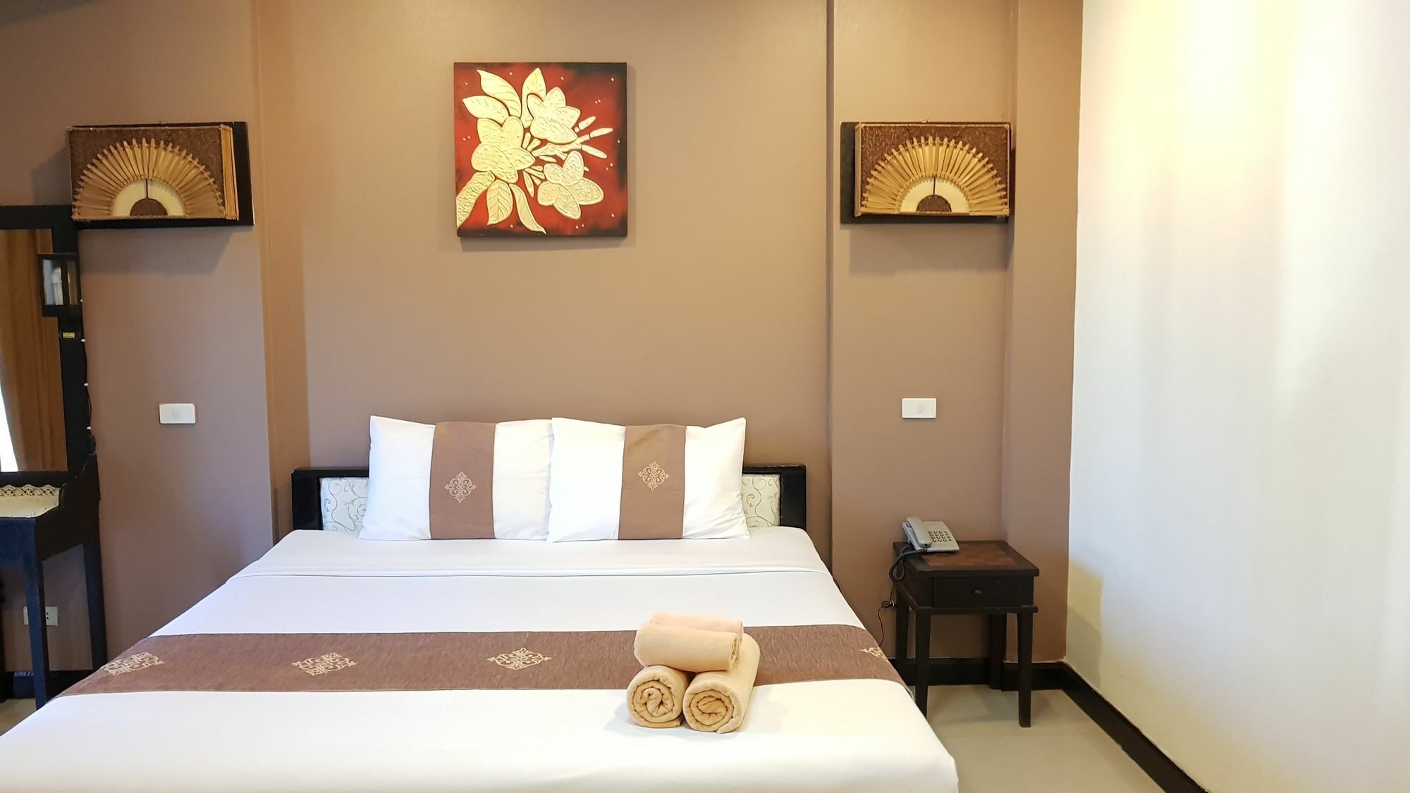 Spring@Tapae Hotel Chiang Mai Buitenkant foto